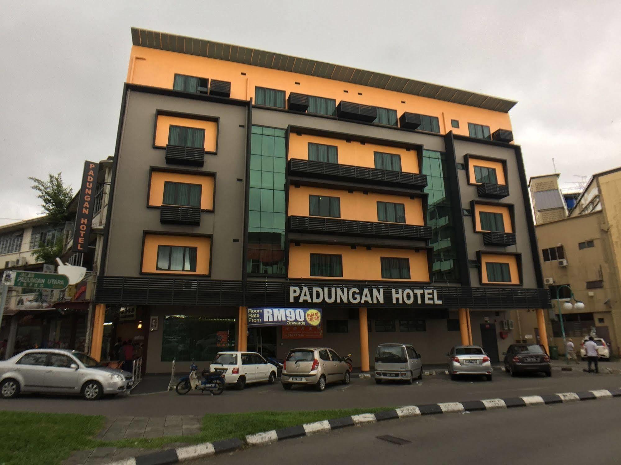 Padungan Hotel Kuching Exteriör bild