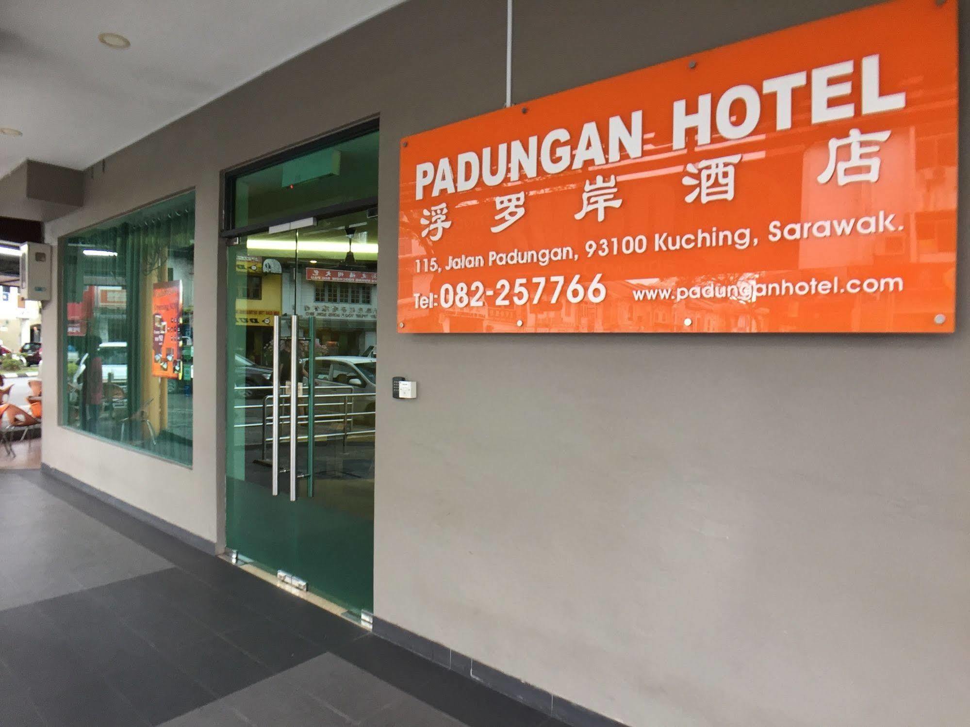 Padungan Hotel Kuching Exteriör bild